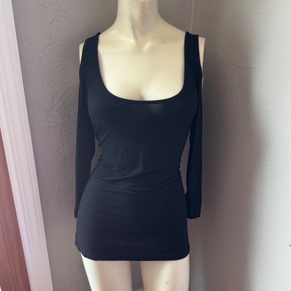 ZJCT black cold shoulder long sleeve sexy top size small